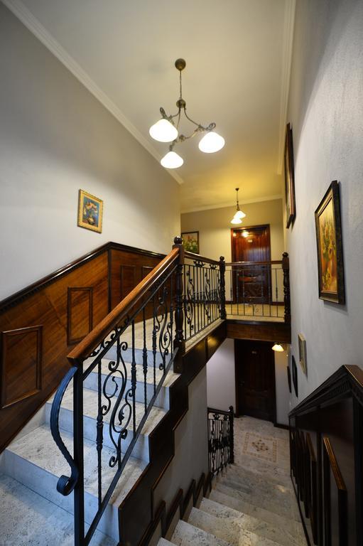 Pensiunea Antique Targu Jiu Bagian luar foto